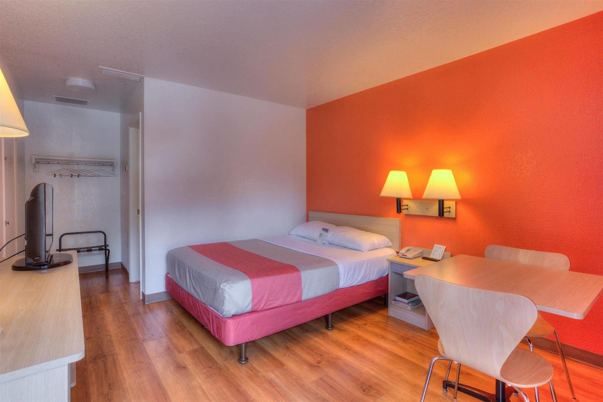 Motel 6-Tigard, Or - Portland South - Lake Oswego Esterno foto